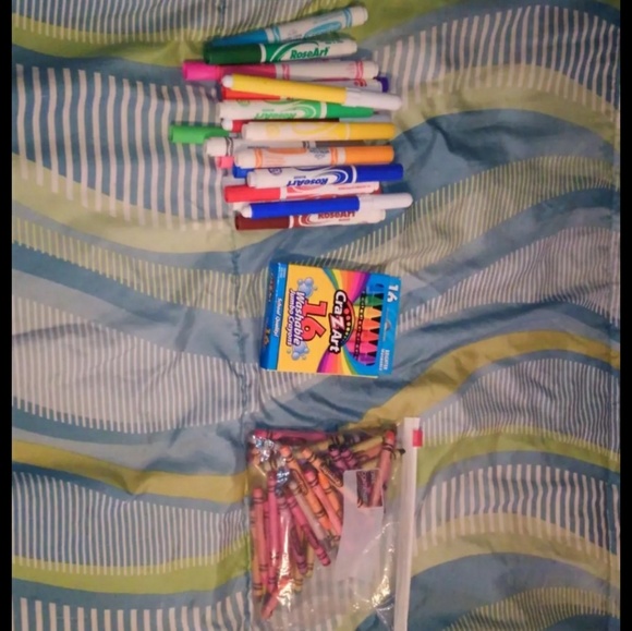 Coloring bundle - Picture 2 of 2